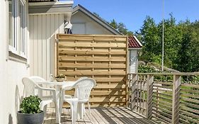 2 Bedroom Lovely Apartment In Lysekil